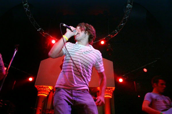 Vocals / red lights